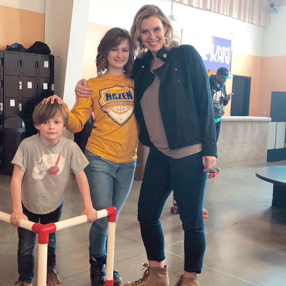 🤩Meet your top-rated Ambassador Posher! 🤩 - Picture 4 of 6